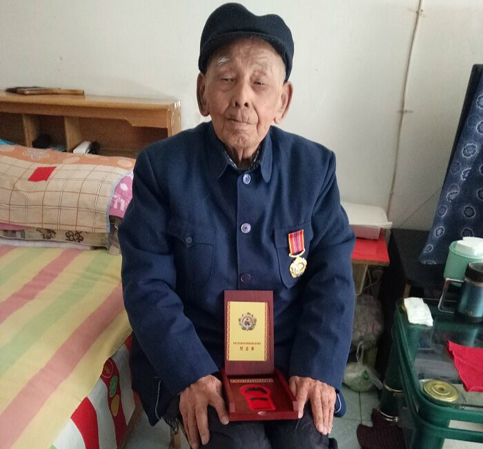 农业农村厅向参加抗美援朝出国作战健在的志愿军老战士老同志发放纪念